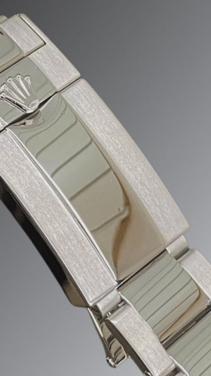 Lemon-Infused Polishing Cloth: Tackle Tarnish & Scratches on Metals